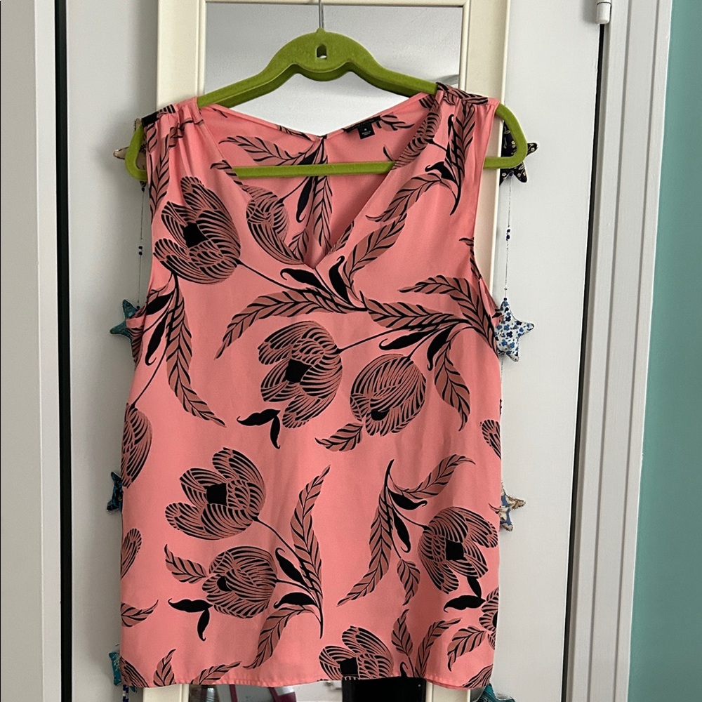 Ann Taylor Floral Sleeveless Top in Pink/orange and Black M